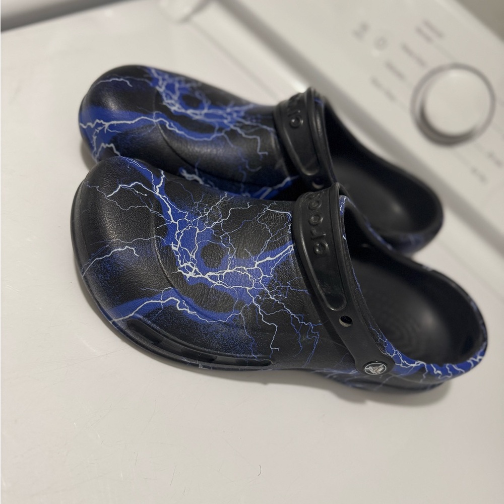 Black and Blue Lightning Men’s Crocs